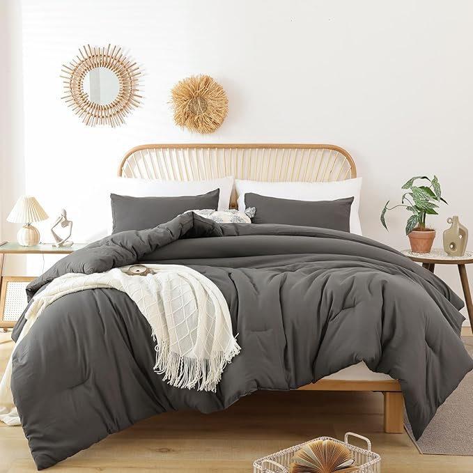 ROSGONIA California King Comforter Set Charcoal Gray,3pcs(1 Dark Grey Cal King Comforter & 2 Pillowcases) Ligfhtweight Bedding Bedspread Blanket Quilt
