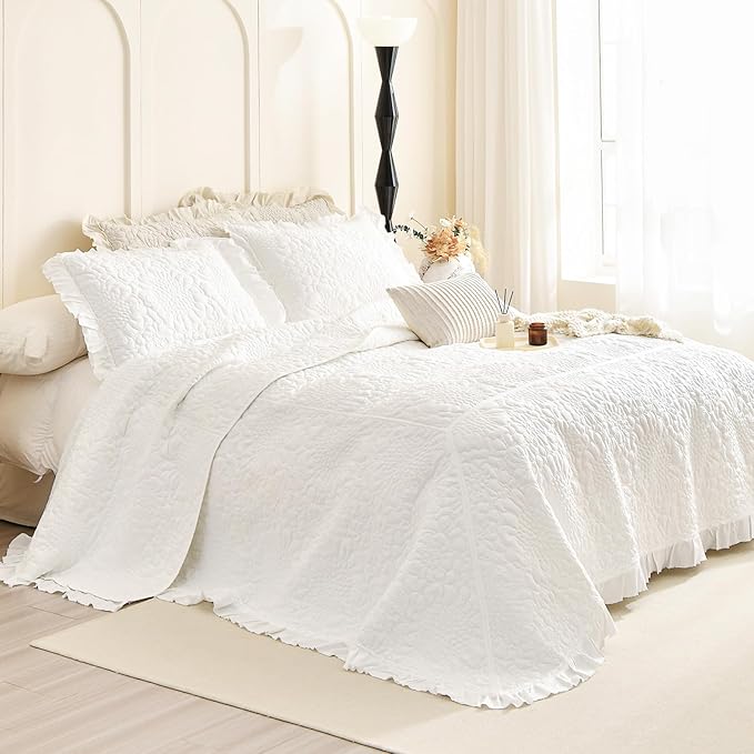 Lady Ann Cream White Quilt Set Cal King Size - 3Pcs Stone-Washed Lightweight Ruffled Quilted 118x106 Bedspread Set,Crinkled Shabby Coverlet Farmhouse Rustic Bedding Set for All Season