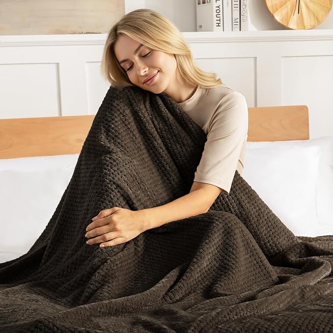 Exclusivo Mezcla Fleece Bed Blanket King Size, Super Soft and Warm Blankets for Couch, Sofa and Bed Waffle Textured, Cozy, Fuzzy and Lightweight (Coffee, 90x104 Inches)