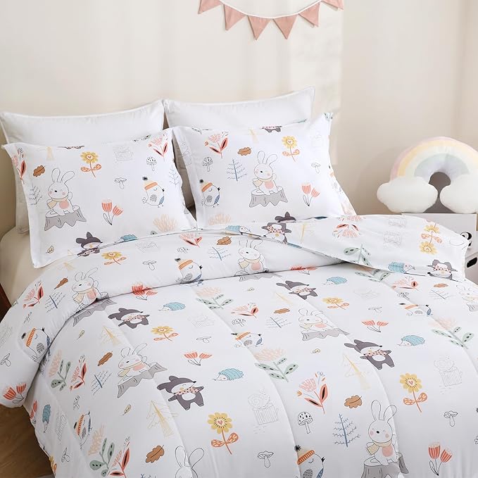 Yibeizi Woodland Animals Comforter Set Twin, Kids Forest Floral Camper Themed Printed Bedding Set with Pillow Sham, Cute Lightweight Soft Breathable Machine Washable Quilted Bed Comforter