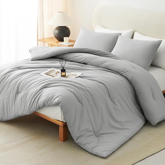 CozyLux Light Grey King Size Comforter Set, 3 Pieces Light Gray Solid Breathable Quilted Bedding Sets, Luxury Fluffy Soft Bed Set with Down Alternative Comforter and 2 Pillowcases for All Season