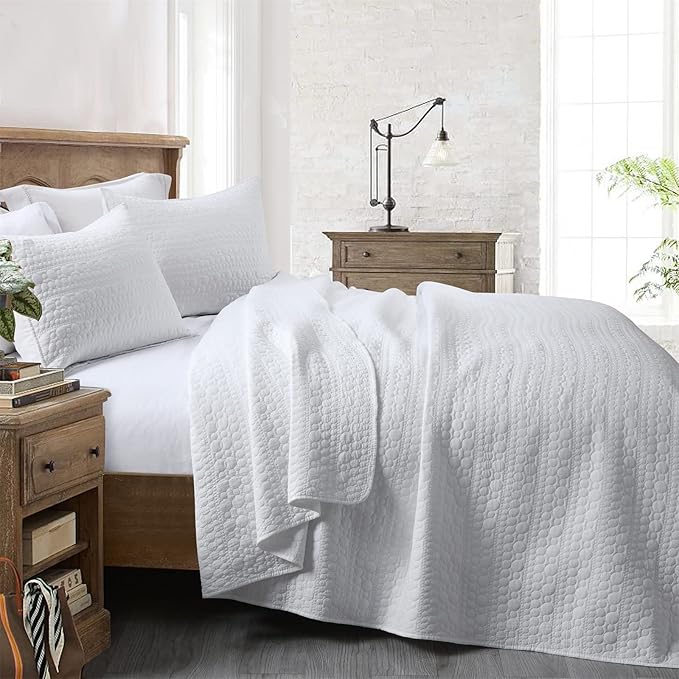 HORIMOTE HOME Quilt Set King Size White, Classic Geometric Spots Stitched Pattern, Stone-Washed Microfiber Chic Rustic Look, Ultra Soft Lightweight Quilted Bedspread for All Season, 3 Pieces