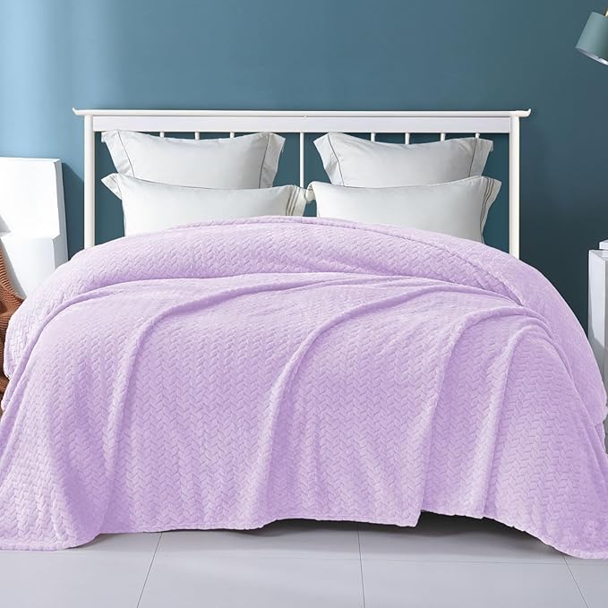 Exclusivo Mezcla Fleece Twin Size Blanket for Bed, 90x66 Inches Soft Cozy Jacquard Flannel Blankets, Lightweight Fuzzy Plush Warm for Women, Lilac Purple