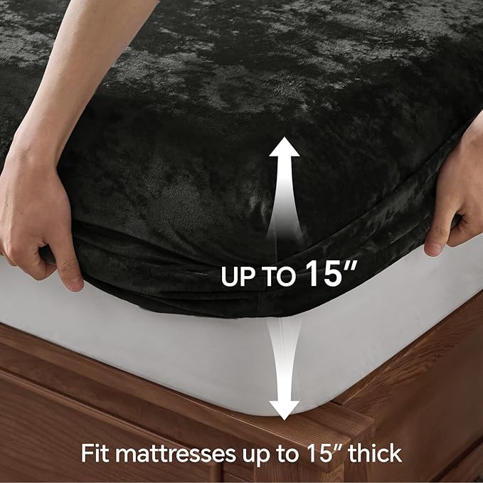 BEDELITE Velvet Fitted Sheet and Pillowcases Set, Luxury Soft Fuzzy Bottom Sheet with Reinforced Elastic Corner Straps, Deep Pocket up to 15 Inch, 1 Fitted Sheet and 2 Pillowcases (Full, Black)