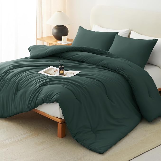 CozyLux Queen Comforter Set Forest Green, 3 Pieces Solid Queen Comforter Breathable Quilted Bedding Sets, Luxury Soft Bed Set with Down Alternative Comforter All Season (1 Comforter & 2 Pillowcases)