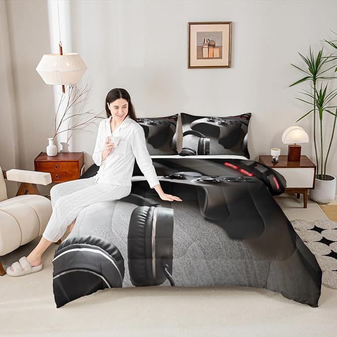 Feelyou Gaming Bedding Set Boys Game Controller Comforter for Kids Girls Teens Modern Gamer Headset Comforter Set Youth Gaming Console Video Game Decor Duvet Set with 1 Pillow Case Twin Size Black
