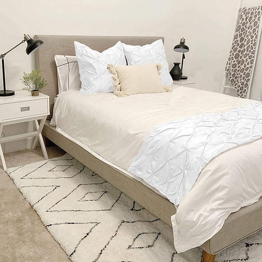 Bed Runner Set - 100% Pure Cotton 800 Thread Count - Luxury 1 Pinch Pleated Bed Runner and 4 Pillow Cover - 5 Piece Pinch Pleated Bed Runner Set King, White