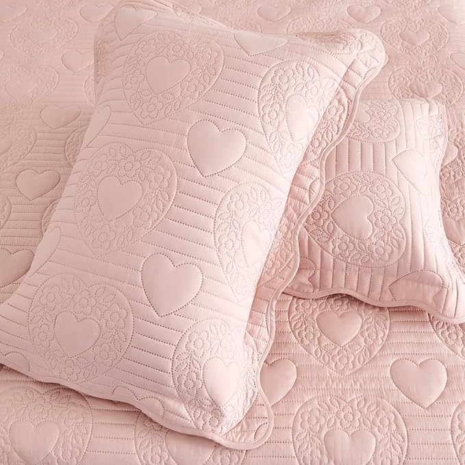 Auemtyn Twin/Twin XL Size Quilt Set 2 Pieces, Soft Lightweight Light Pink Bedspread, Reversible Microfiber Bed Coverlet for All Seasons, Heart Pattern (1 Quilt, 1 Pillow Sham)