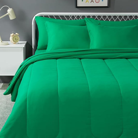 Amazon Basics 7 Piece Soft, All-Season Microfiber Kid's Bed-in-a-Bag Bedding Set, Full/Queen, Solid, Green