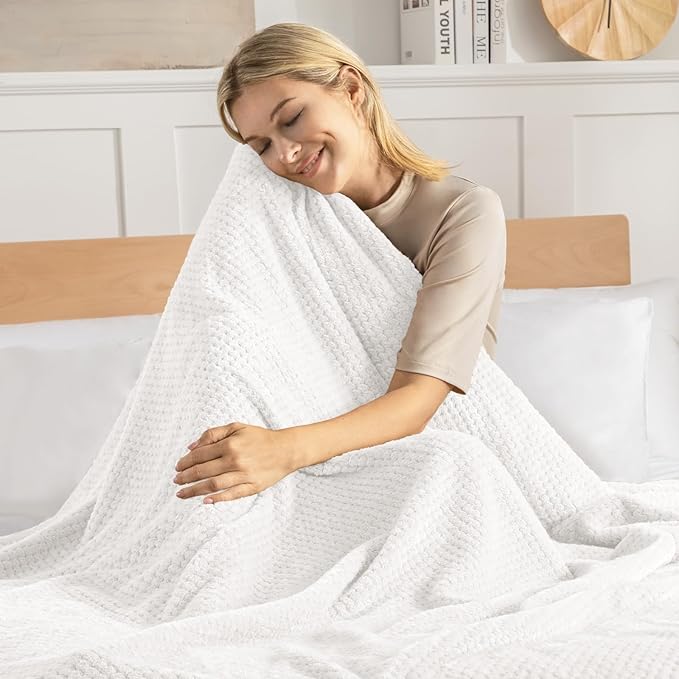 Exclusivo Mezcla Fleece Bed Blanket Queen Size, Super Soft and Warm Blankets for Couch, Sofa and Bed Waffle Textured, Cozy, Fuzzy and Lightweight (Pure White, 90x90 Inches)
