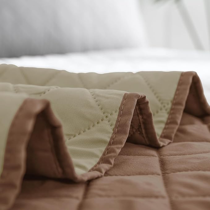 Easy-Going King Size Reversible Quilt Set with 1 Quilt and 2 Pillow Shams, Soft Bed Quilt Cover, Water Resistant Lightweight Microfiber Bedspread, Stain Resistant, Brown/Beige