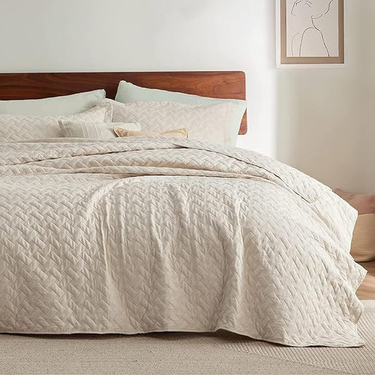 Bedsure California King Quilts - Lightweight Bedspreads Cal King Size with Basket Weave Pattern, Soft Quilt Bedding Set, Beige Comforter Set Coverlet for All Seasons with 2 Pillow Shams (111" x 106")