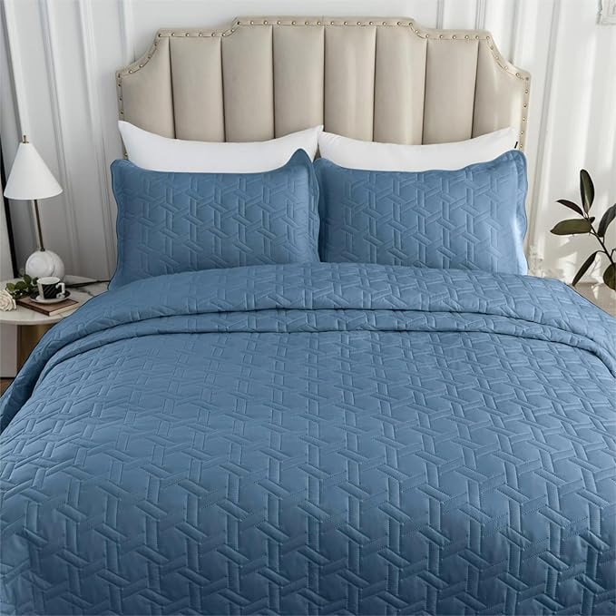 Auemtyn King Size Quilt Set 3 Pieces, Soft Lightweight Summer Bedspread, Reversible Microfiber Bed Coverlet for All Seasons, Bluish Grey, Geometric Pattern (1 Quilt, 2 Pillow Shams)