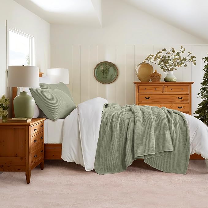 EVERGRACEHOME Cotton Coverlet Set Full Queen Size 3 Pieces, Lightweight Soft Ribbed Matelassé Bedspread Quilt Set, Oversized Quilted Bedding Set with 2 Pillow Shams for All Seasons, Light Sage Green