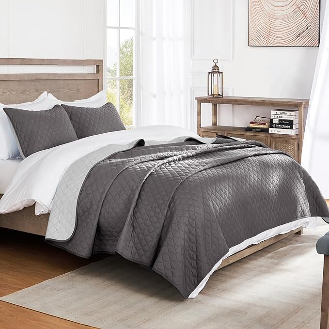 Exclusivo Mezcla Reversible California King Size Quilt Bedding Set with Pillow Shams, Lightweight Quilts Cal King Size, Soft Bedspreads Bed Coverlets for All Seasons - (Grey, 112"x104")