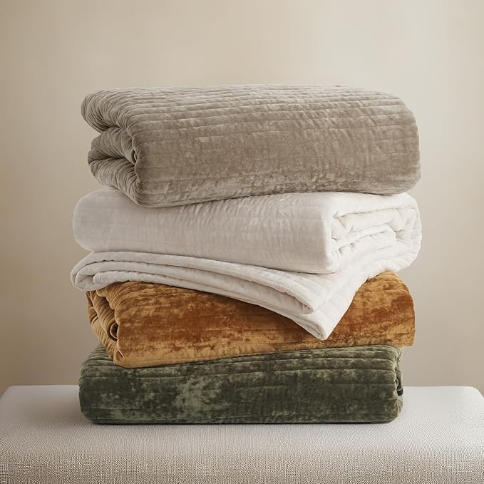 EVERGRACE Velvet Quilt Set King Size, Luxurious Soft Striped Channel Bedding Set, Lightweight Velvet Comforter for All Season, Oversized Bedspread Coverlet with 2 Matching Shams, Sand Dune