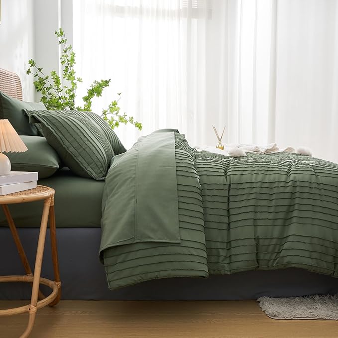 WURUIBO Comforter Set Size, Green Comforter Set King Size, 7 Pieces Bed in a Bag, Ultra Soft Queen Bedding Set, Bed Set for All Seasons, Flat Sheet, Fitted Sheet, Pillowcases, Pillow Shams