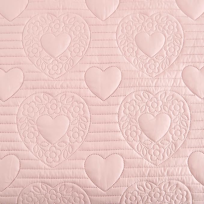 Auemtyn Twin/Twin XL Size Quilt Set 2 Pieces, Soft Lightweight Light Pink Bedspread, Reversible Microfiber Bed Coverlet for All Seasons, Heart Pattern (1 Quilt, 1 Pillow Sham)