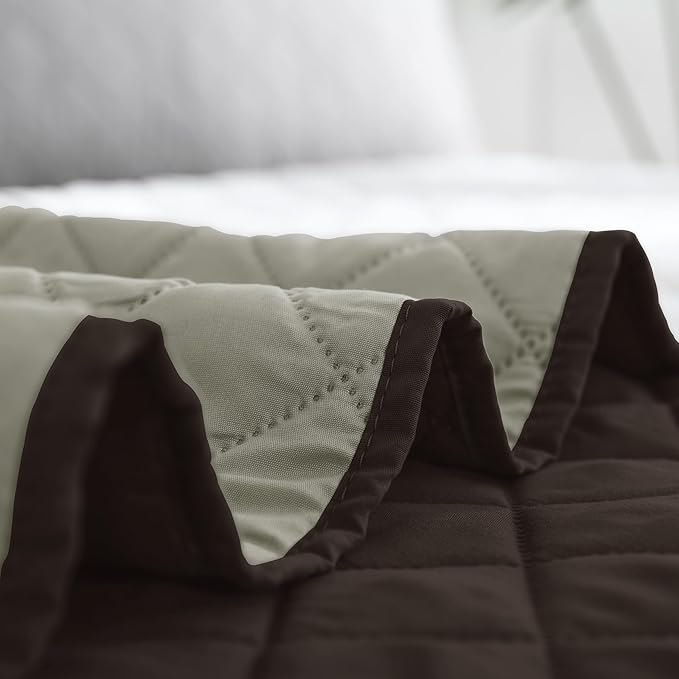 Easy-Going King Size Reversible Quilt Set with 1 Quilt and 2 Pillow Shams, Soft Bed Quilt Cover, Water Resistant Lightweight Microfiber Bedspread, Stain Resistant, Chocolate/Beige