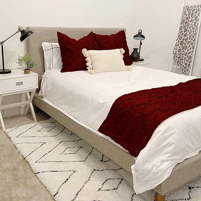 Bed Runner Set - 100% Pure Cotton 800 Thread Count - Luxury 1 Pinch Pleated Bed Runner and 4 Pillow Cover - 5 Piece Pinch Pleated Bed Runner Set California King, Burgundy