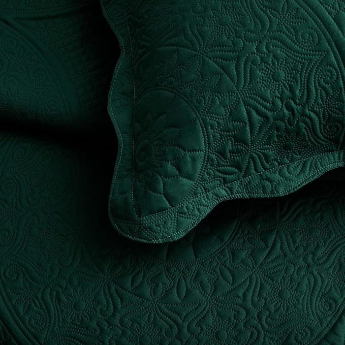 MOONLIGHT20015 10 Pack Twin Quilt Bedding Set (68" x 86") - Bulk Wholesale for Hotels, Guest Bedroom & Airbnbs - Lightweight Microfiber Reversible Floral Embossed Quilts Bedspreads (Emerald)