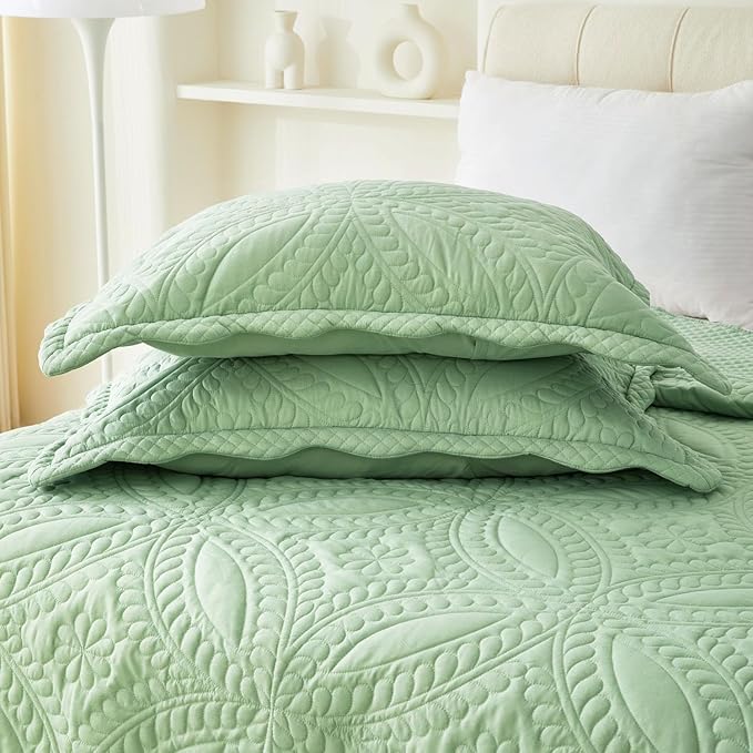 Cmfshape King Bedspread 106"x96",3 Piece King Quilt with 2 Shams,Lightweight Green Quilt Set for All Season,Modern Coin Pattern Bedding Set