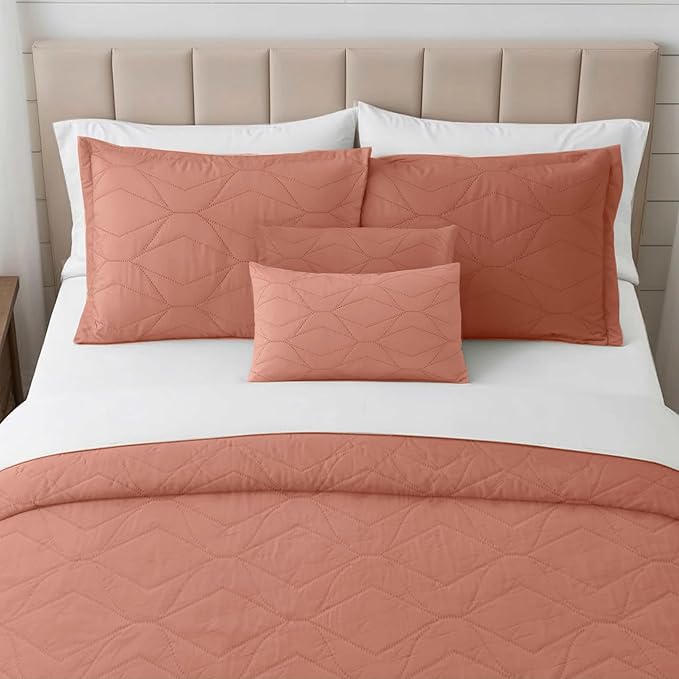 Hearth & Harbor Queen Quilt Set – All-Season Lightweight Bedspread & Coverlet with Pinsonic Weave - 7 Piece Queen Quilt Set with Pillow Shams, Bali Blush - Queen Ellipse