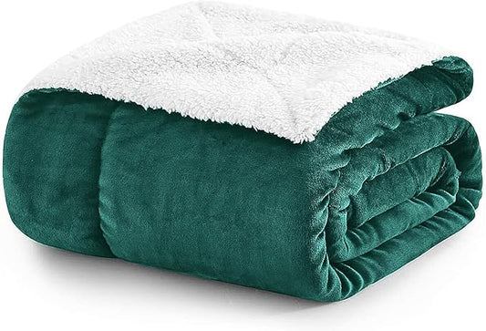 MOONLIGHT20015 Sherpa Fleece Twin Blanket - (Emerald Green, 60X80 Inches) Warm and Fluffy Blankets for Winter - Reversible Thick and Cozy Twin Size Blankets for Bed, Camping and Travel