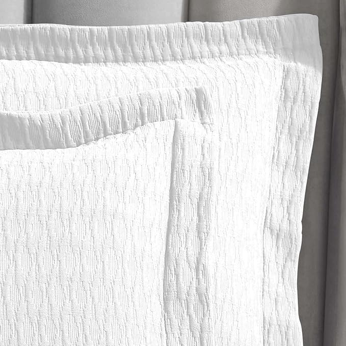 Superior 3 Piece Cotton Bedspread Set, Home Bed Decor, Decorative Bed Spread, 2 Pillow Shams, Medium Weight Blanket, Matelasse Coverlet, Bedding Essentials, Calvert Collection, Queen, White