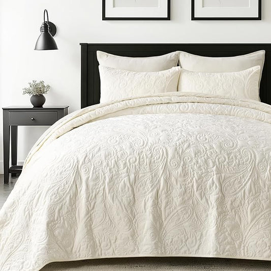 EVERGRACE Luxury Pearl Velvet Quilt Set Queen Size 3 Pieces, Soft Paisley-Stitch Velvet Comforter Set with Pillow Shams, Lightweight Bedspread Coverlet Bedding Set, Cream (Subtle Yellow Hues)