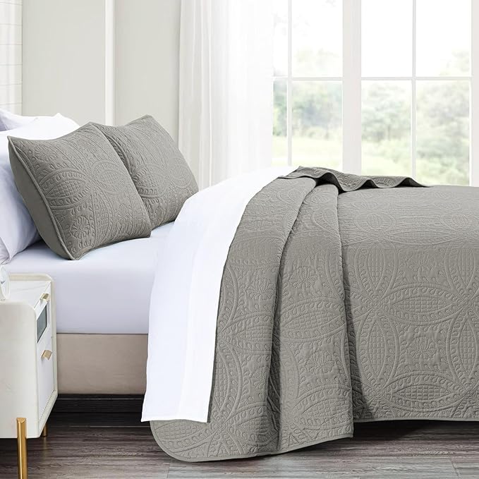akkialla Queen Quilt Bedding Set,Grey Ultrasonic Full/Queen Quilt Set,Lightweight Soft Bedspread Coverlet,Modern Style Coin Pattern Bed Cover for All Seasons,3 Piece(1 Quilt,2 Pillow Shams)