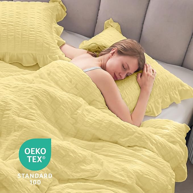 JOLLYVOGUE Twin Size Comforter Set, 2 Pieces Light Yellow Seersucker Lightweight Fluffy Bedding Set, Twin Ruffle Comforter, All Season Soft Microfiber Shabby Chic Bed Set