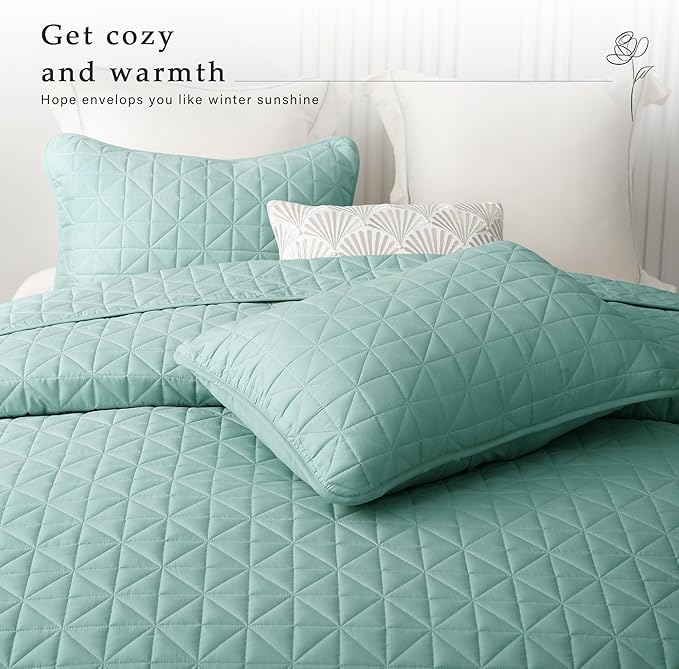 Exclusivo Mezcla Quilts King Size Bedding Set with Stitched Grid Pattern, Lightweight Summer Green Bedspreads Coverlets Bed Cover for All Seasons (1 Quilt and 2 Pillow Shams)