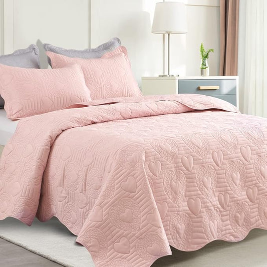 Auemtyn Twin/Twin XL Size Quilt Set 2 Pieces, Soft Lightweight Light Pink Bedspread, Reversible Microfiber Bed Coverlet for All Seasons, Heart Pattern (1 Quilt, 1 Pillow Sham)