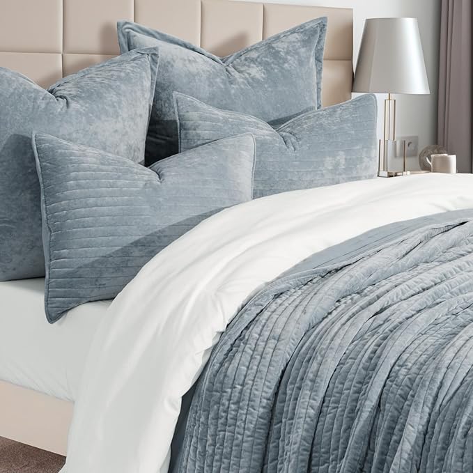 EVERGRACE Velvet Quilt Set King Size, Luxurious Soft Striped Channel Bedding Set, Lightweight Velvet Comforter for All Season, Oversized Bedspread Coverlet with 2 Matching Shams, Blue Linen