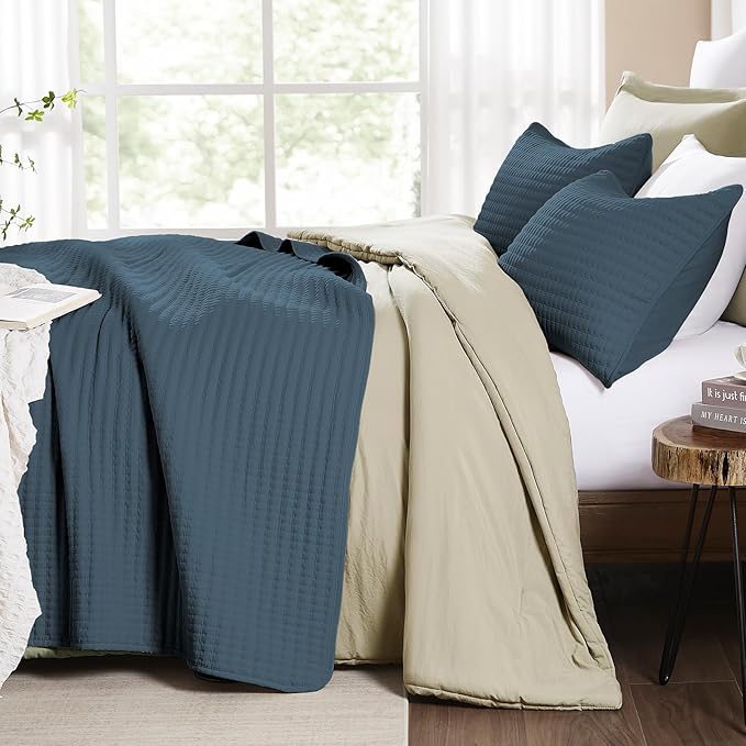 WRENSONGE Queen Quilt-3 Pieces Lightweight Navy Blue Bedspreads Queen Size Quilt Bedding Set for All Season, Soft Summer Coverlet with 2 Pillow Shams Suitable for Bed & Couch
