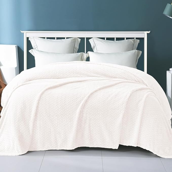 Exclusivo Mezcla Fleece Queen Size Blanket for Bed, 90x90 Inches Soft Cozy Jacquard Flannel Blankets, Lightweight Fuzzy Plush Warm for Women, Off White