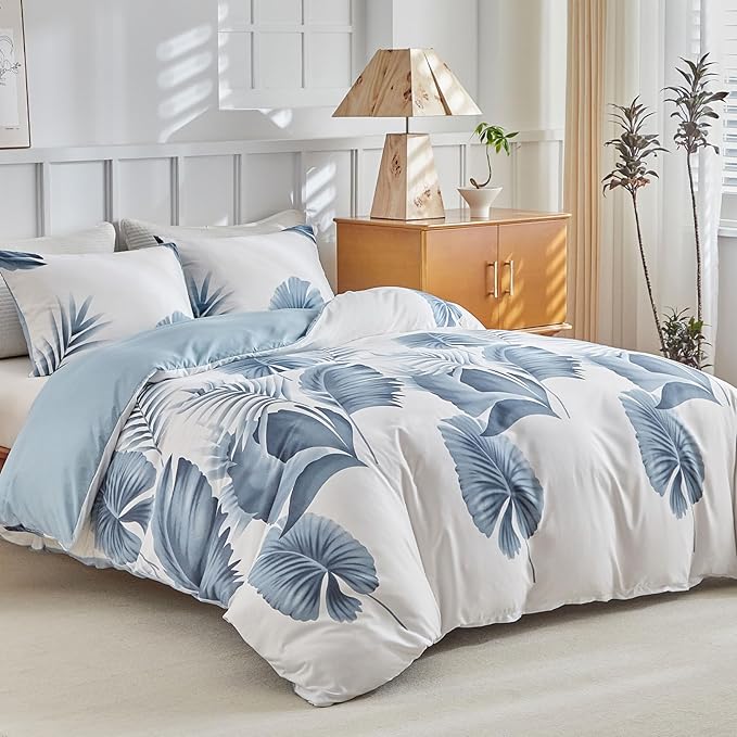 Lekesky King Duvet Cover Set, Tropical Blue Palm Pattern Duvet King Size, 3-Piece White Bedding Set with Zipper, Ultra Soft Microfiber Reversible Floral King Size Comforter