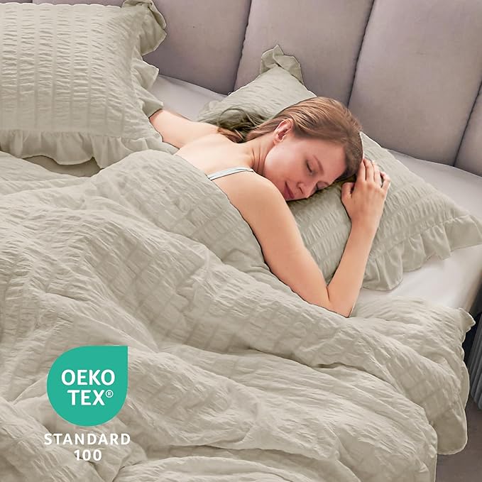 JOLLYVOGUE Queen Comforter Set, 3 Pieces Oatmeal Seersucker Comforters Queen Size, Lightweight & Fluffy Bedding Sets for All Season with 1 Ruffle Comforter and 2 Ruffle Pillowshams