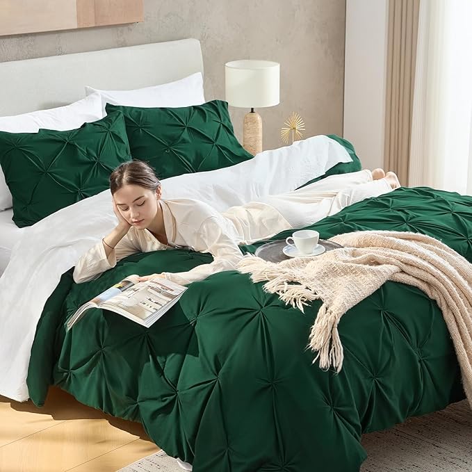 Andency Dark Green Comforter Set Oversized Queen(98x98Inch), 3 Pieces Comforter for Girls Kids, Soft Microfiber Pinch Pleat Comforter Set, All Season Lightweight Bedding Set