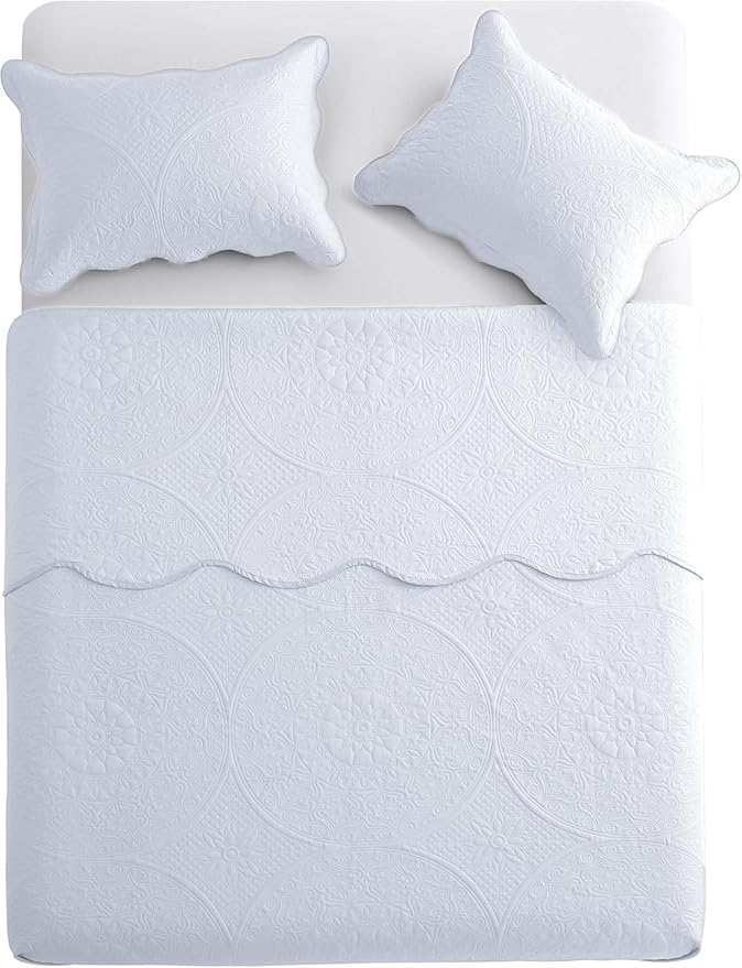 MOONLIGHT20015 10 Pack Twin Quilt Bedding Set (68" x 86") - Bulk Wholesale for Hotels, Guest Bedroom & Airbnbs - Lightweight Microfiber Reversible Floral Embossed Quilts Bedspreads (White)