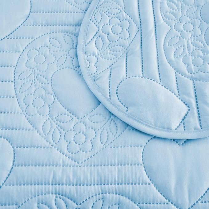 Auemtyn King Size Quilt Set, Soft Lightweight Summer Bedspread, Reversible Microfiber Bed Coverlet for All Seasons (Light Blue, Heart Pattern, 1 Quilt, 2 Pillow Shams)