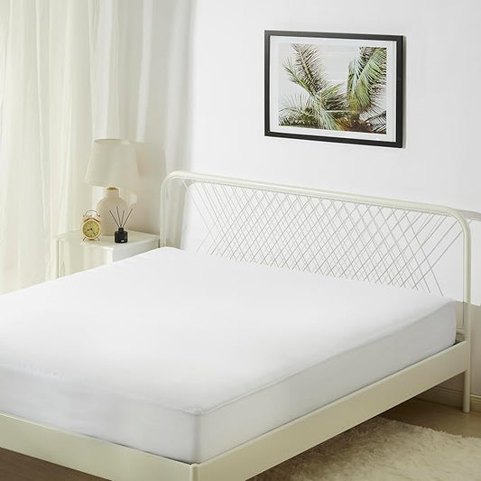 Amazon Basics Zippered Mattress Encasement - Waterproof, Queen