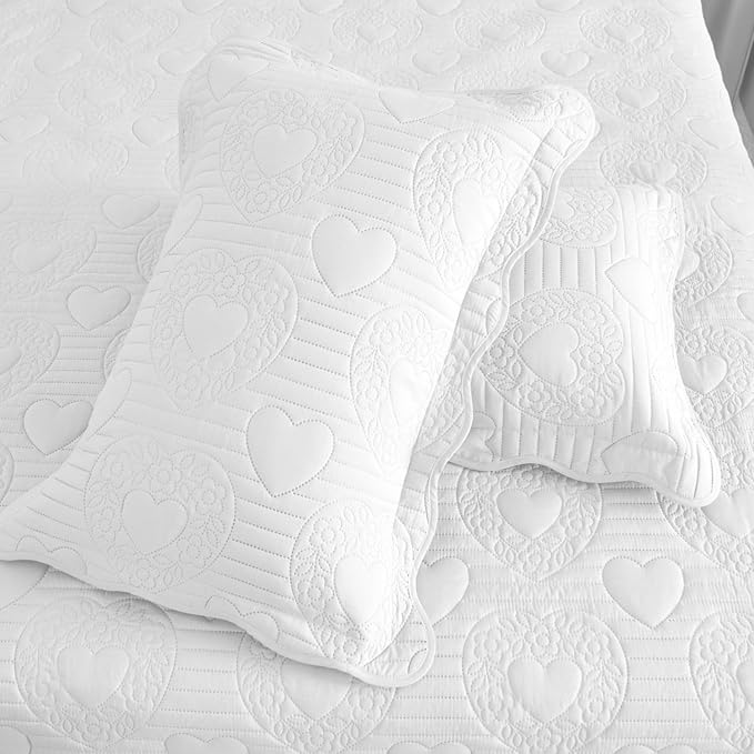 Auemtyn Twin/Twin XL Size Quilt Set 2 Pieces, Soft Lightweight Summer Bedspread, Reversible Microfiber Bed Coverlet for All Seasons, White, Heart Pattern (1 Quilt, 1 Pillow Sham)