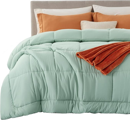 Bedsure Comforter Duvet Insert - Quilted Comforters Cal King Size, All Season Duvet, GentleSoft Down Alternative Bedding, with 8 Tabs, Gifts for Women/Men, Sage Green, California King 96 X 102 Inches