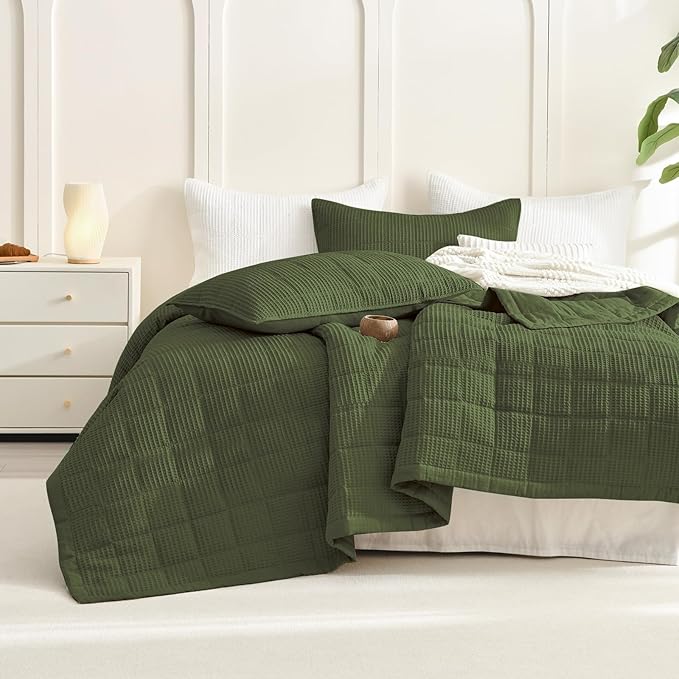 Sanracie Oversized King Quilt (120"x120"), Cotton Olive Green Waffle Weave Quilt Bedding Set 3Pcs Extra Wide Large Soft Breathable Luxury Aesthetic Bedding Coverlet for All Season
