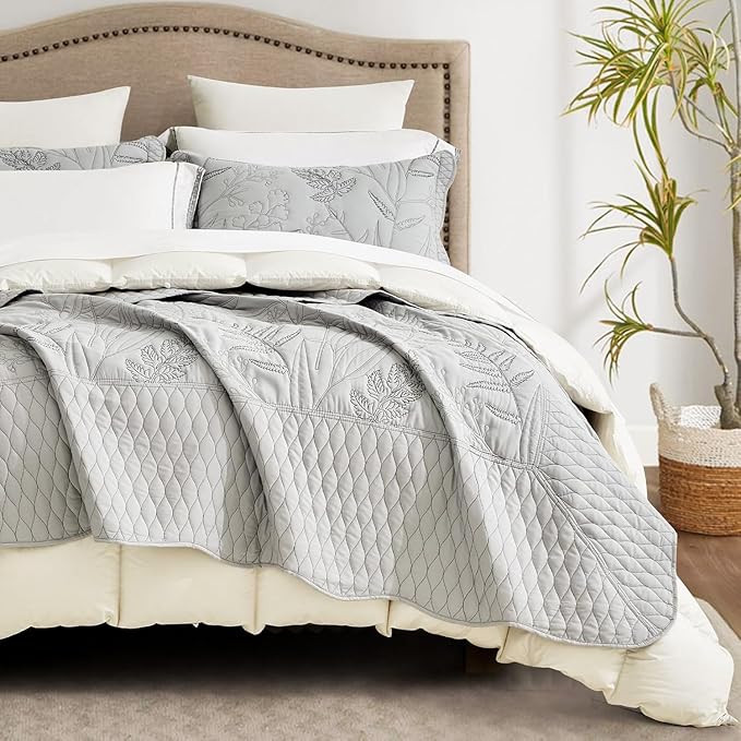 Botanical Oversized Bedspread Queen Size - Leaves Pattern Stitching Quilt Set - Elegant & Fresh Style Bedding Coverlets, Reversible, Lightweight, 5 Piece, Grey