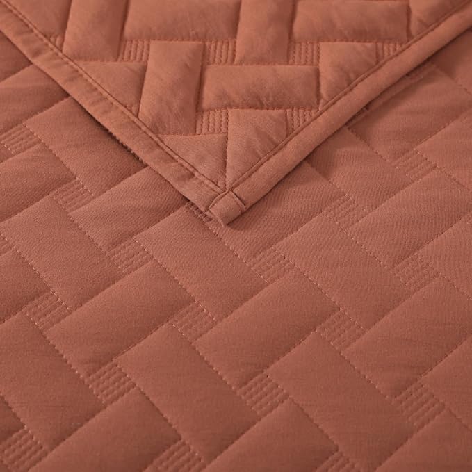 WRENSONGE Queen Quilt-3 Pieces Weave Autumn Leaf Bedspreads Queen Size Quilt Bedding Set for All Seasons, Soft Summer Coverlet with 2 Pillow Shams Suitable for Bed, Couch, Quilted Blanket