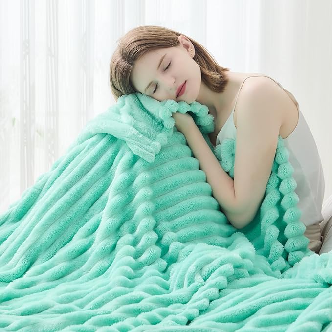 NEWCOSPLAY Super Soft King Blanket Aqua Premium Silky Flannel Fleece 3D Ribbed Jacquard Lightweight Bed Blanket All Season Use (Aqua Ribbed, King(90"x110"))