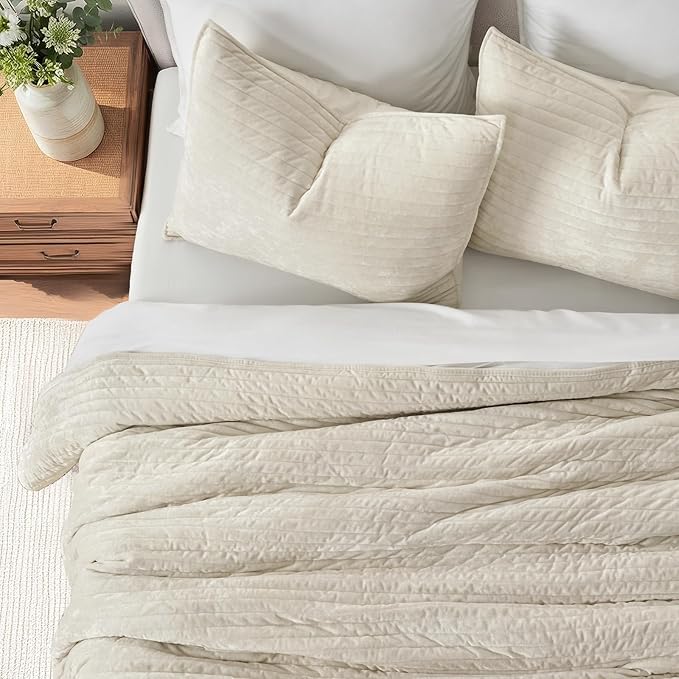 EVERGRACE Velvet Quilt Set Queen Size, Luxurious Soft Striped Channel Bedding Set, Lightweight Velvet Comforter for All Season, Oversized Bedspread Coverlet with 2 Matching Shams, Beige